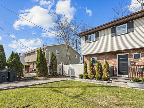 3rd image of 10 Sneden Court