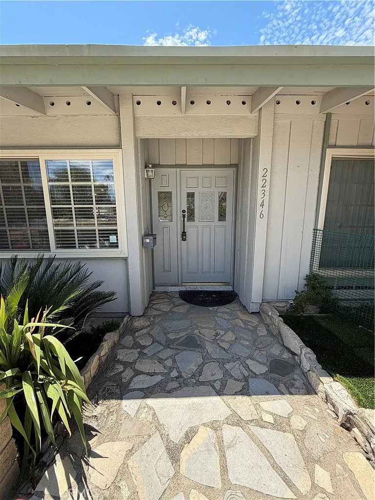 4 bed, 1595 sqft, $4,395 — Photo 2