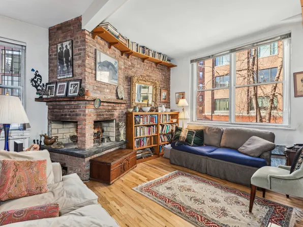 260 West 10th Street image 1 of 7