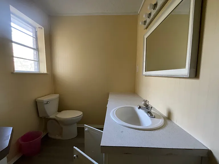 1361 Shady Ln — Photo 14