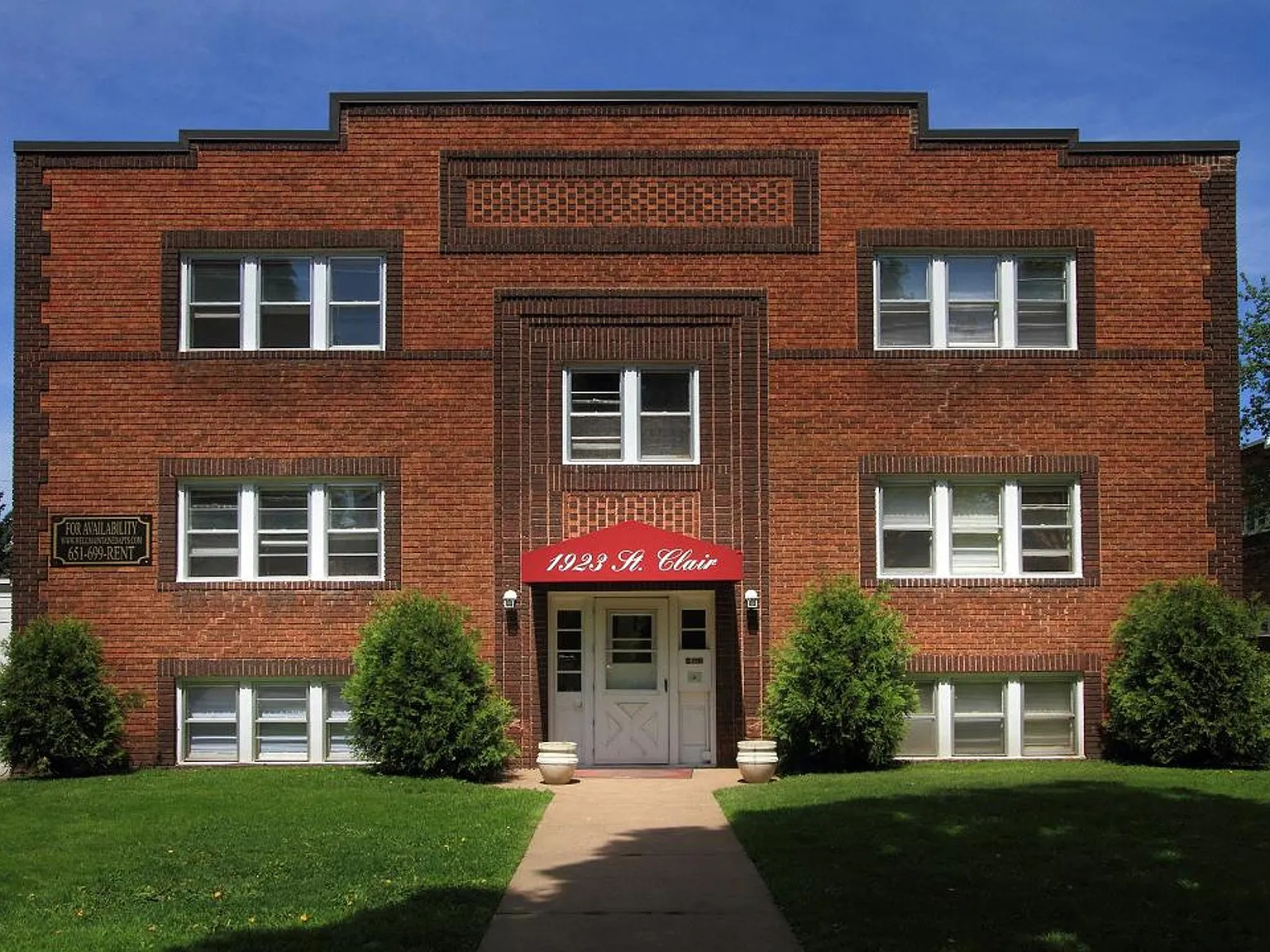 St. Clair Apartments — Photo 4