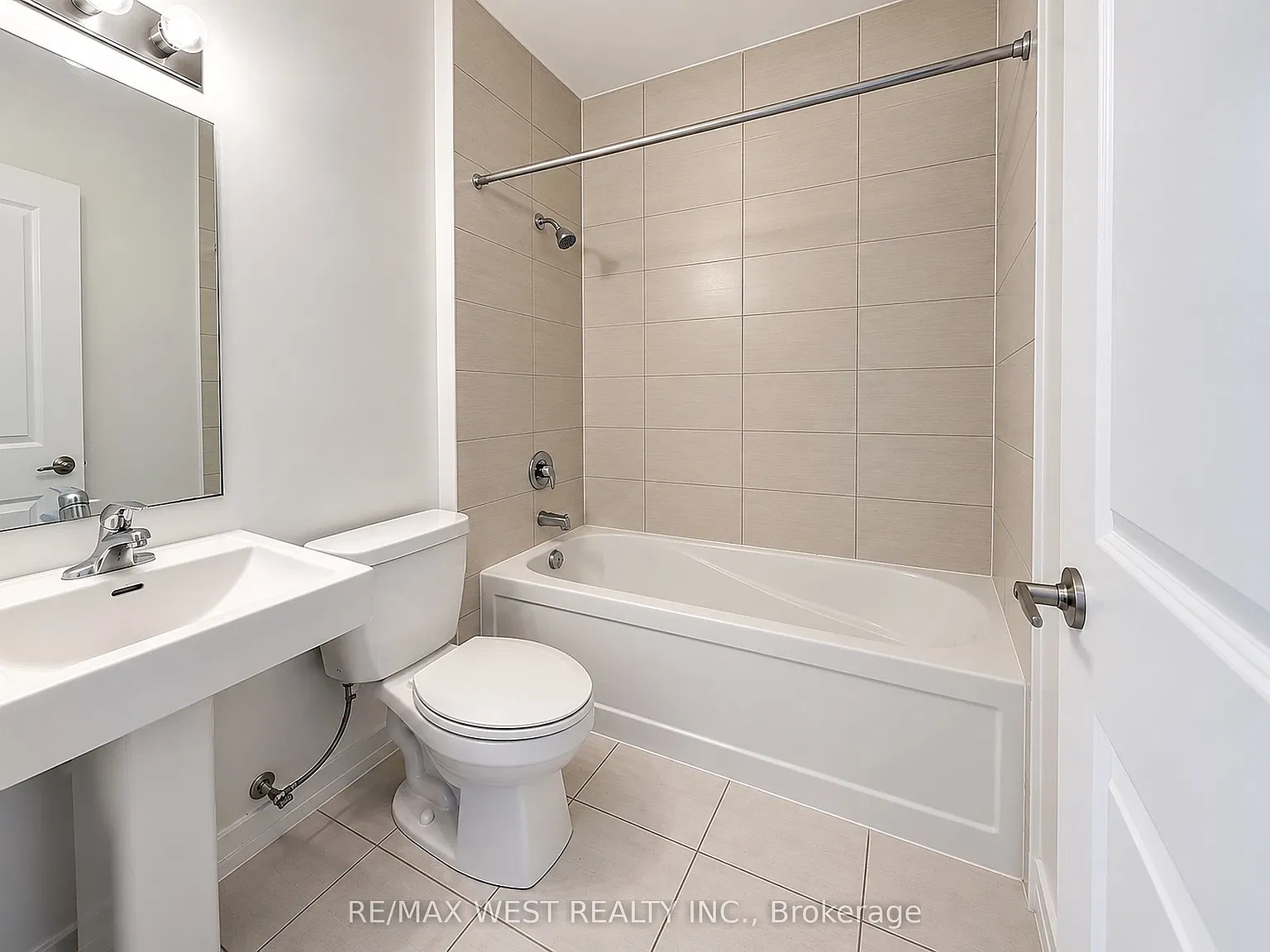 3 bed, $3,100 — Photo 4