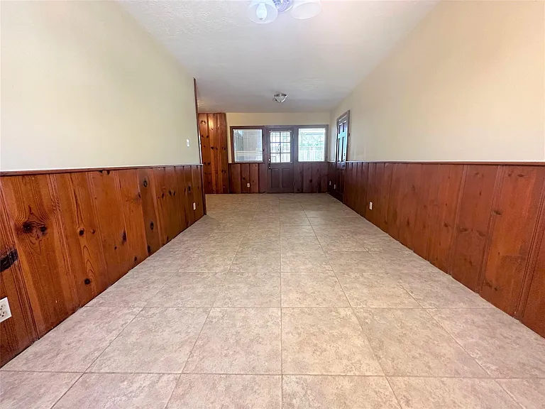 903 Lamonte Ln — Photo 13