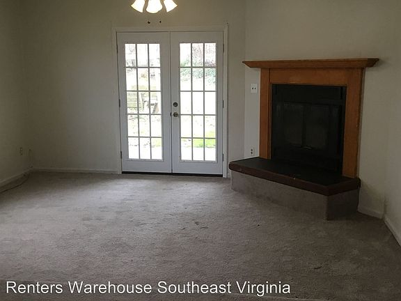 3rd image of 1624 Fairfax Dr