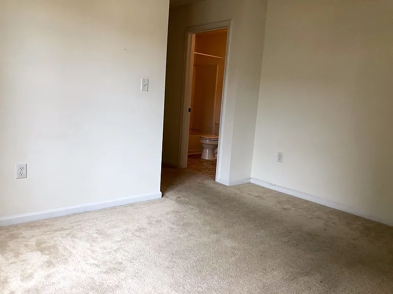 1301 Harts Ridge Dr — Photo 15