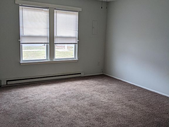5th image of 146 Carnival Dr