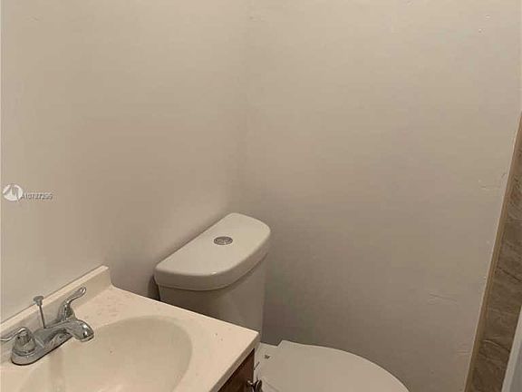 3rd image of 511 NW 133rd St APT 3