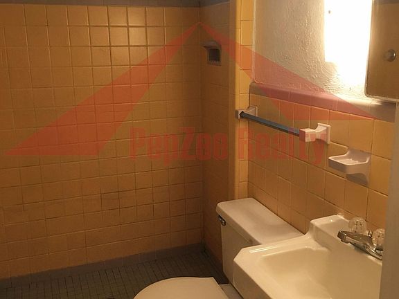 5th image of 1002 Old Orchard Ave