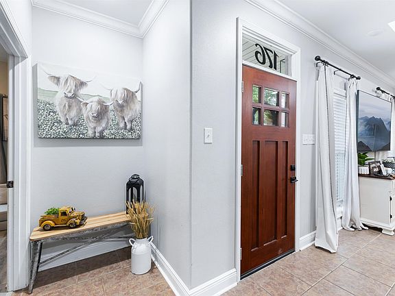 4th image of 176 Ontario St