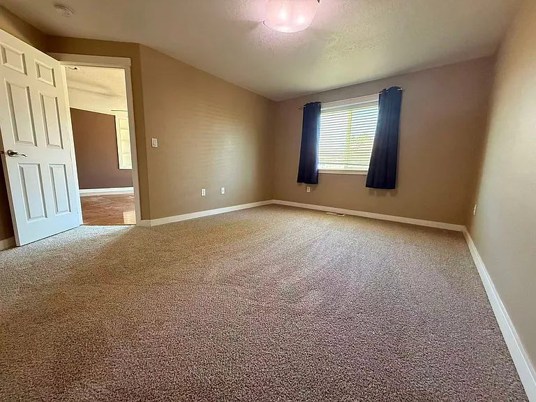 4063 Alameda Ave NE — Photo 19