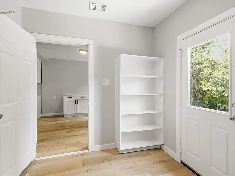 10430 Wiggins St — Photo 24