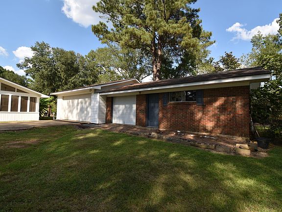 4th image of 213 Kathryn Ln