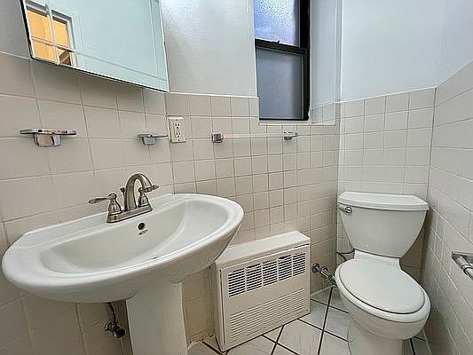 4th image of 312 W 133rd St #2B
