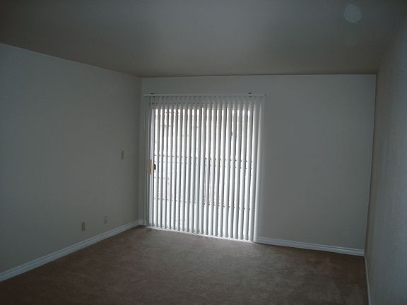 4th image of 4987 Indian River Dr Unit 127