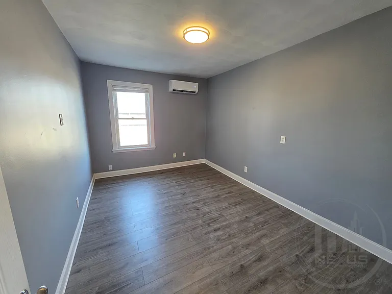  228 Atwells Ave 3rdflr 3b/1b Renovated! Greatlocale! Spacious! Prkg! — Photo 12