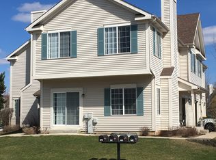 585 Fox Ridge Dr, Fox Lake, IL 60020