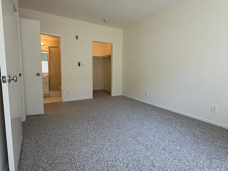 857 S Plymouth Blvd #303 — Photo 15