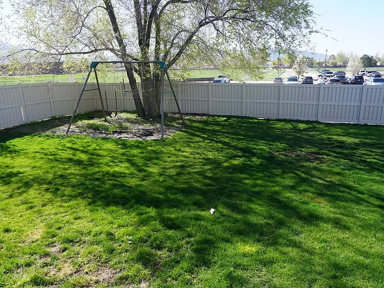 222 E Belle Glenn Cir — Photo 23