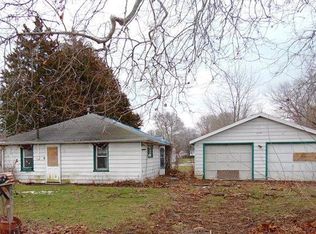 408 S Broadway St, Manito, IL 61546