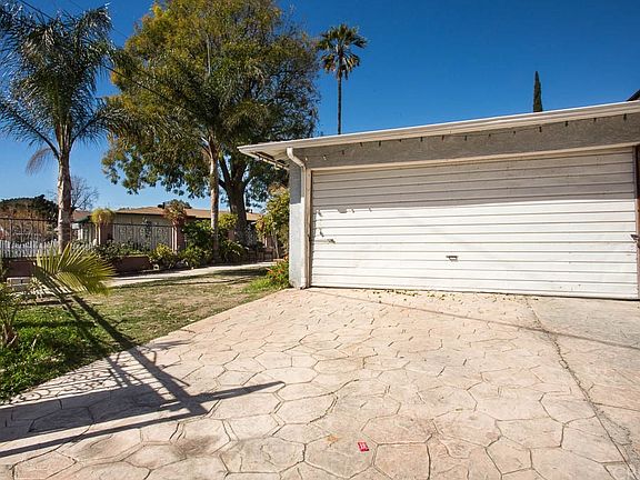 4th image of 11665 Erwin St