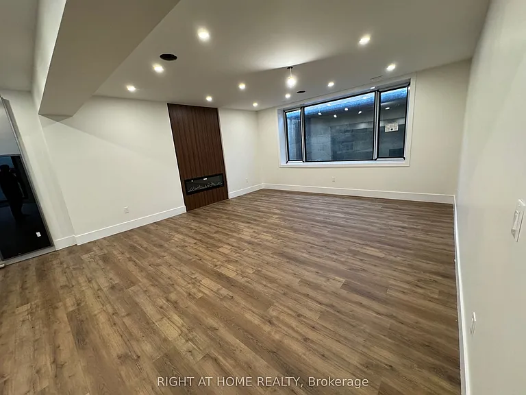 47 Kingswood Rd — Photo 13