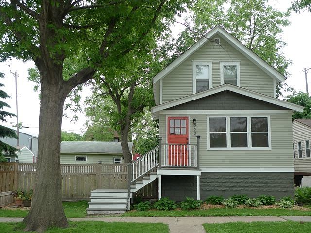 1st image of 928 James Ave