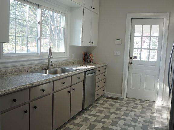 5th image of 2964 Guyton St