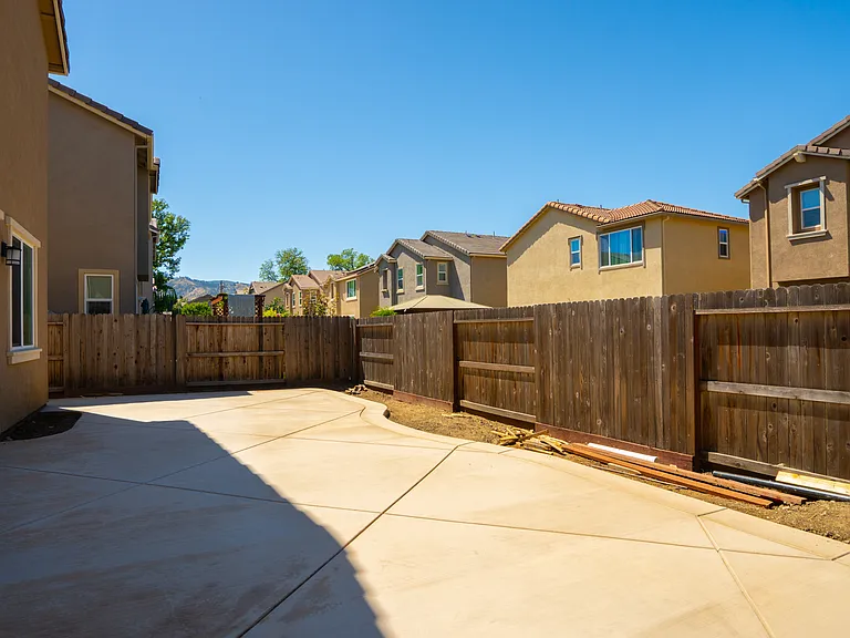 548 Aliki Dr — Photo 34