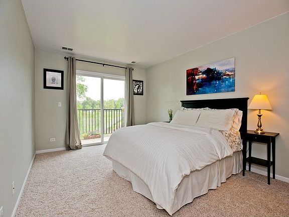 4th image of 912 Enfield Dr #5-A3