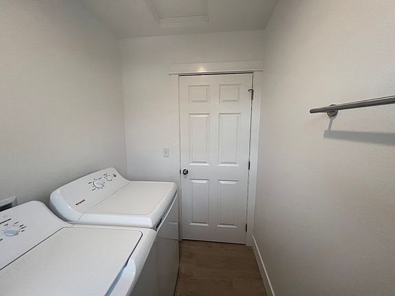 4th image of 2509 Jordan St #B