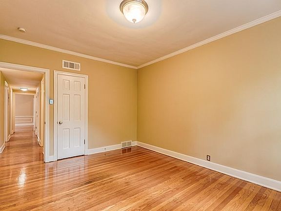 5th image of 7545 Oxford Dr APT 2E