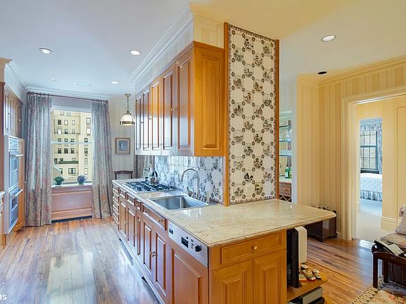5th image of 840 Park Ave APT 12B