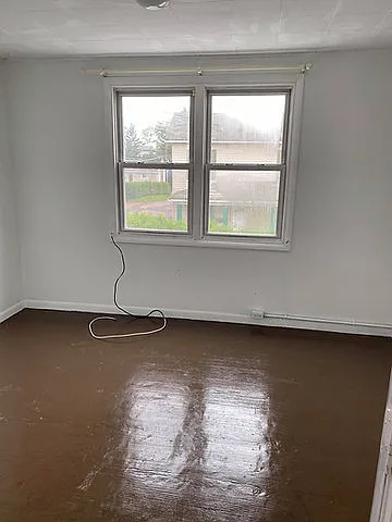 3 bed, 1.5 bath, 1176 sqft, $1,100 — Photo 4