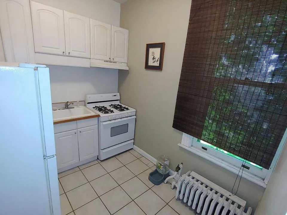 624 Summit Ave #4