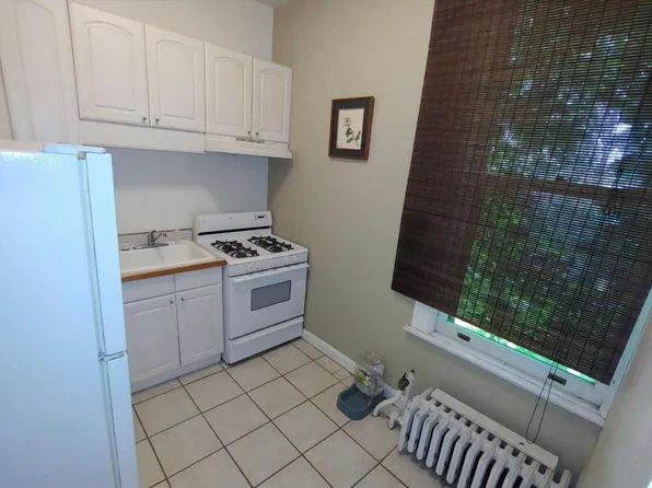 624 Summit Ave #4, Saint Paul, MN 55105