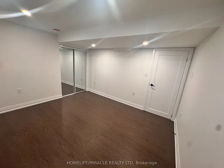 14 Berton Blvd — Photo 16