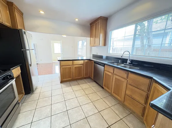 Coastal charm meets everyday flexibility - Spacious 2BR with Bonus Room!, 4931 Coronado Ave, San Diego, CA 92107