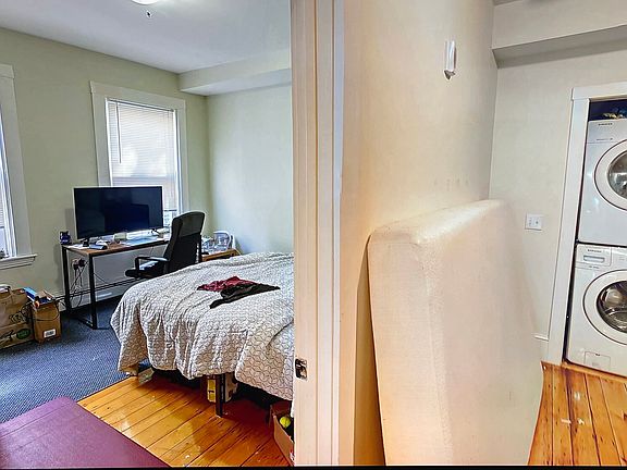 3rd image of 231 Norfolk St