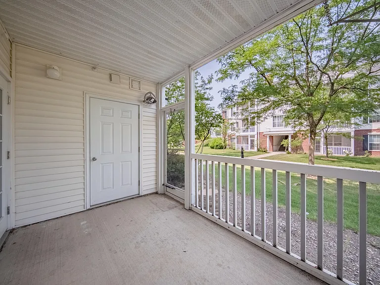 953 E Summerfield Glen Cir — Photo 14