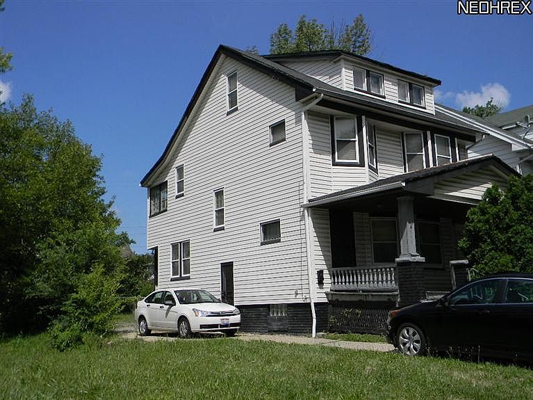 2nd image of 3274 E 121st St
