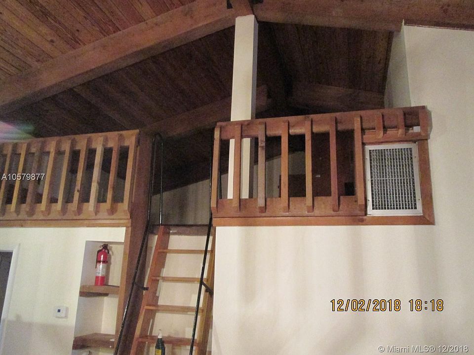 2nd image of 10120 Woodbury Ct