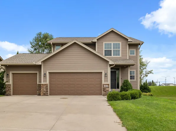 104 NW Sunset Ln, Grimes, IA 50111