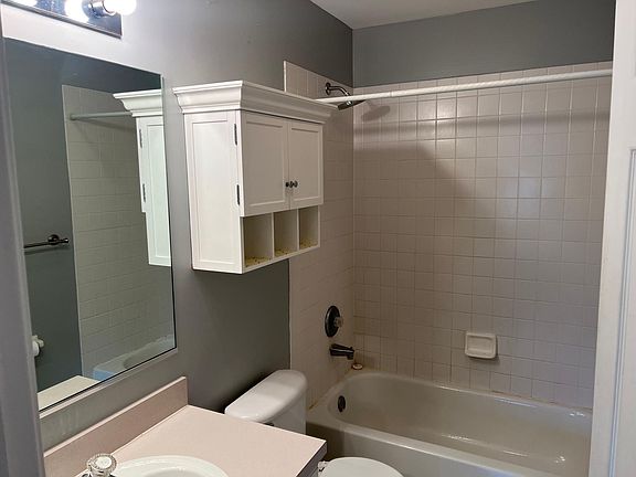 3rd image of 7426 Grandview Ct