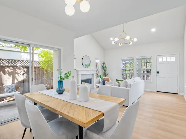 838 Excell Ct, Mountain View, CA 94043