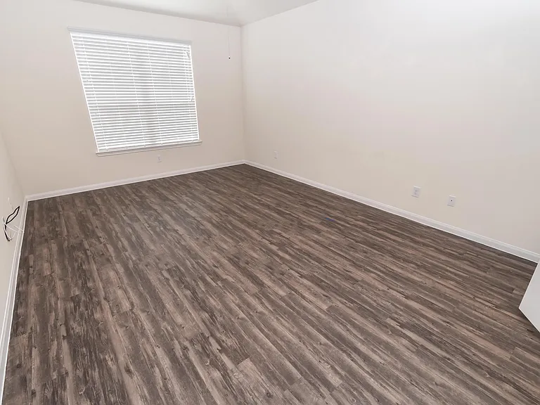 Clover Shore Dr — Photo 10
