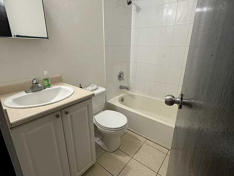 892 Calle Los Robles #M24 — Photo 16