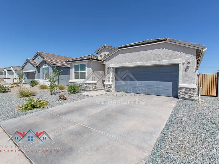 1330 W Hess Ave — Photo 2