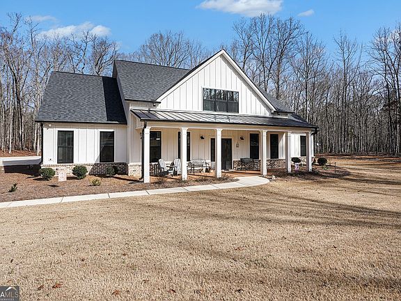 2nd image of 1505 Willis Rd