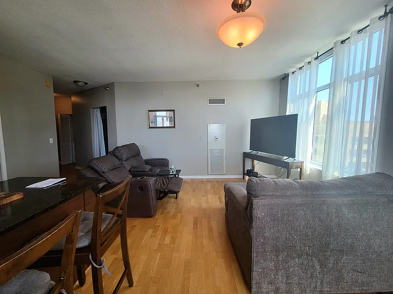 1134 W Granville #804 — Photo 5
