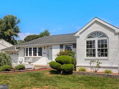33 Rockville Dr, Bellmawr, NJ, 08031